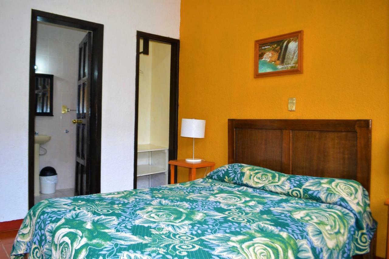 Hotel Delfin Comitan Bagian luar foto
