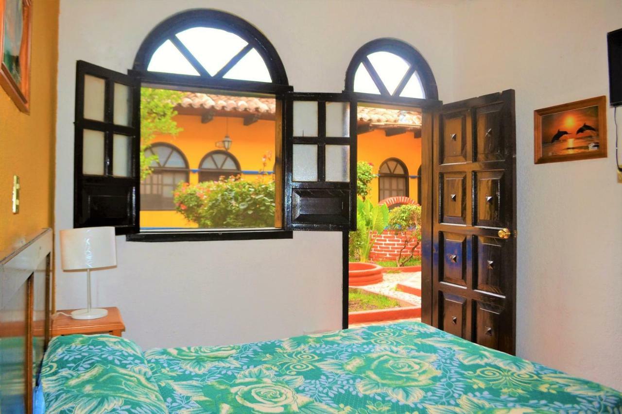 Hotel Delfin Comitan Bagian luar foto